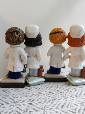 Doctor and Nurse Ceramic Smiley Figurines - image2